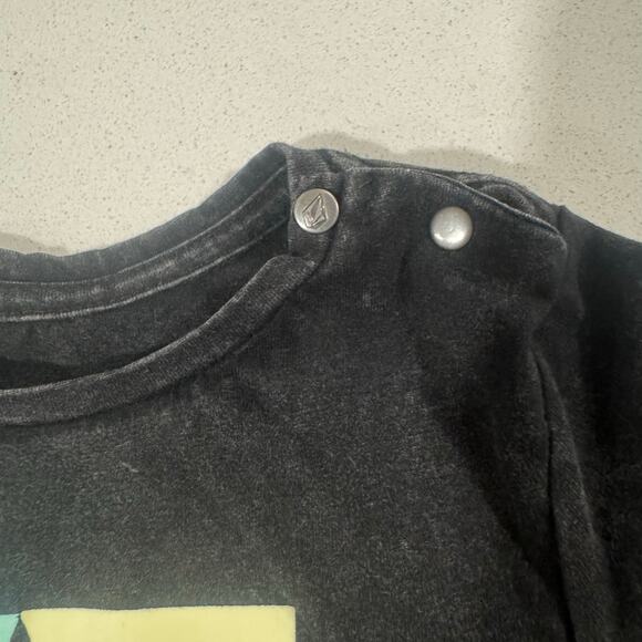 Volcom Baby Boy 18M Black Logo Tshirt - Picture 3 of 6